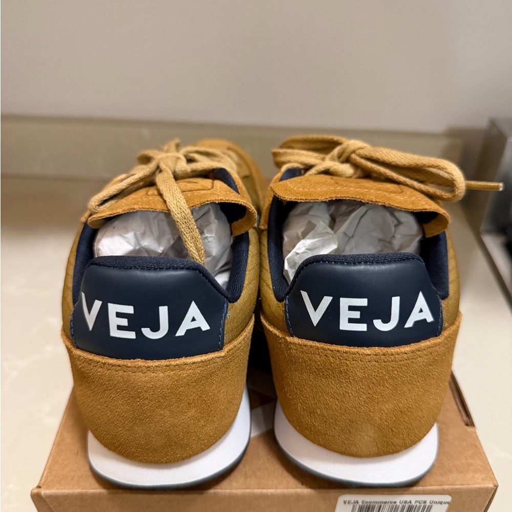 Veja women’s Suede & Textile Sneakers in Camel Brown with Navy Accents - Picture 4 of 7